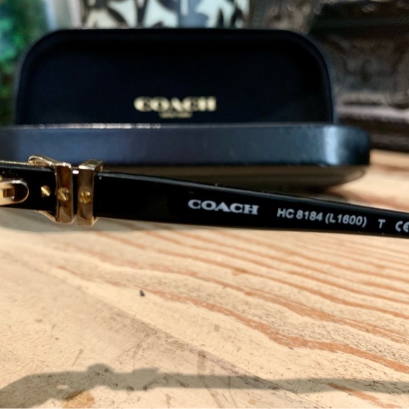 COACH sunglasses..gorgeous!! Cat eye gradient lenses w/clamshell case. - Picture 7 of 7